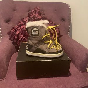 COPY - NWT! Glacy Explorer Shortie Bootie